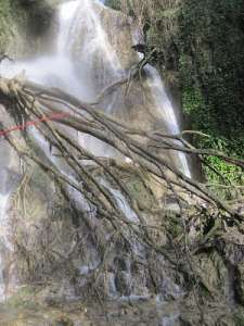 cascate del menotre - 
        
    