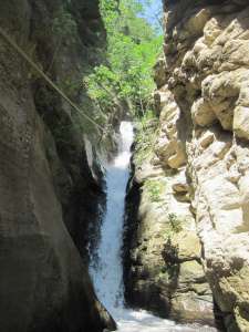 Rio di Tiss - Tissbach - 
        Il cavo d'acciaio per la teleferica
    