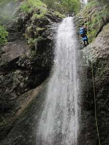 Rio Frassineto - Verschneid Bach - 
        Penultima calata, C15
    