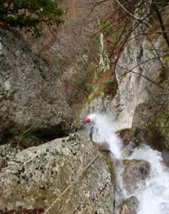 Valle Lunga o Valle dell'inferno - 
        calata 30m (da sopra)
    