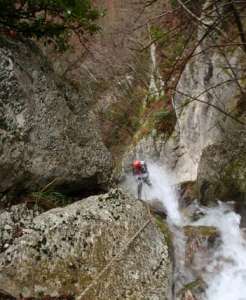 Valle Lunga o Valle dell'inferno - 
        calata 30m (da sopra)
    